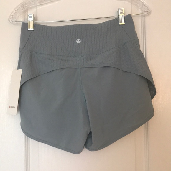 Lululemon Run Off Route HR shorts size 4 - Picture 5 of 6